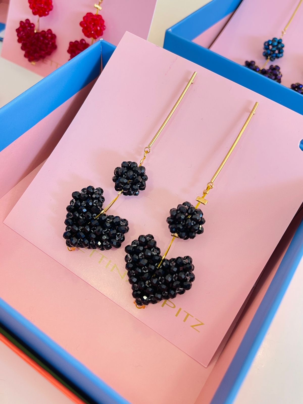 ARETES PENTABOLA CORAZÓN NEGRO