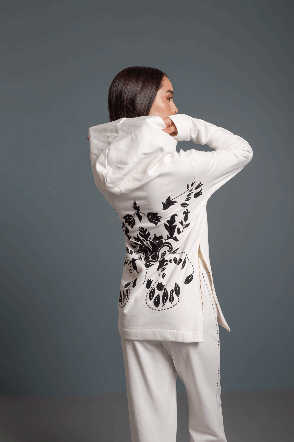 BUZO HOODIE ARABESCO NÁCAR