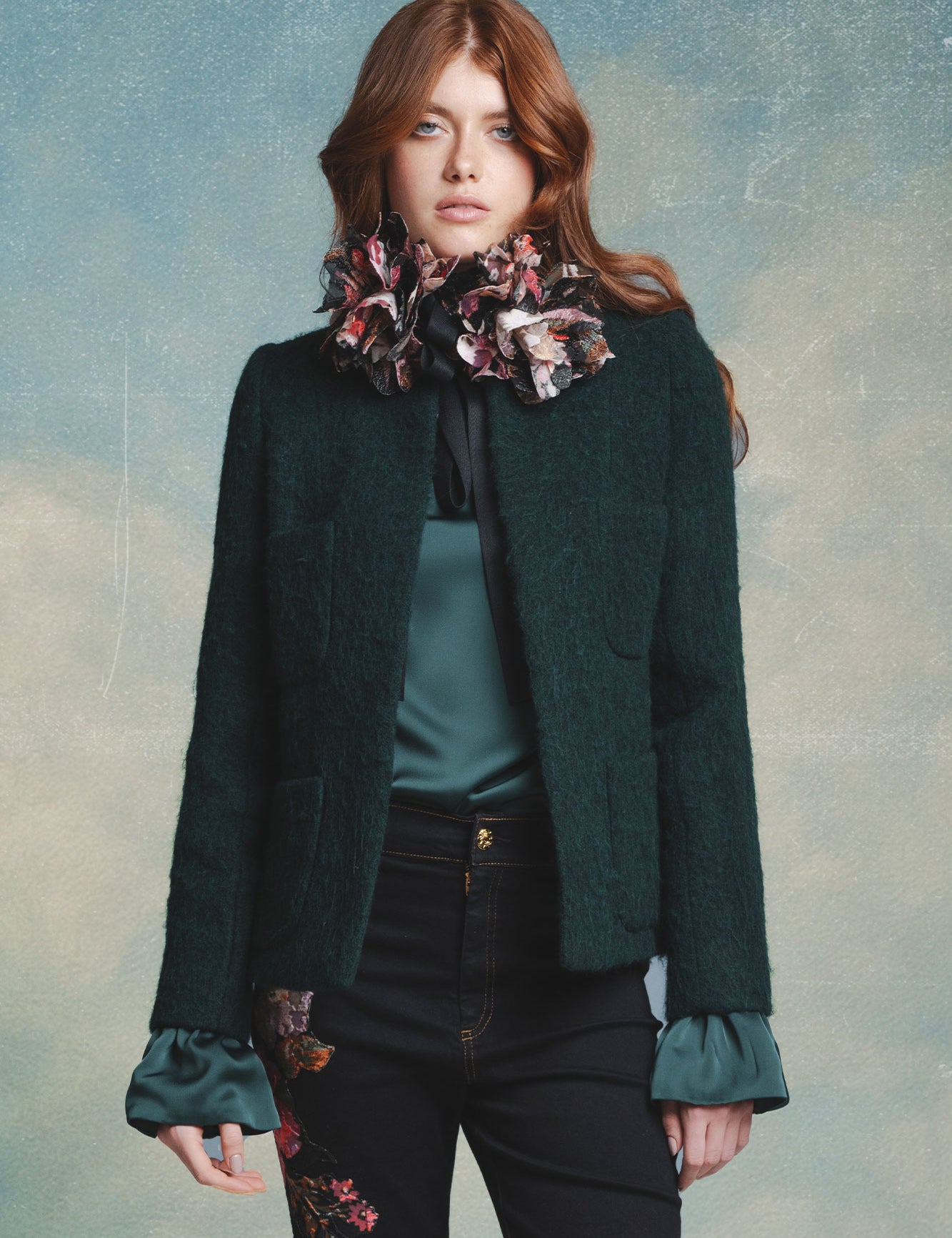 CHAQUETA-4-PARCHES-VERDE-MODELO.jpg