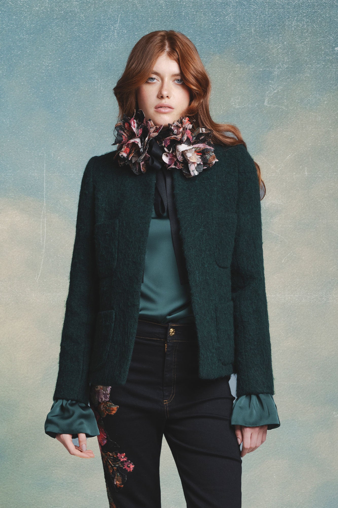 CHAQUETA-4-PARCHES-VERDE-MODELO.jpg