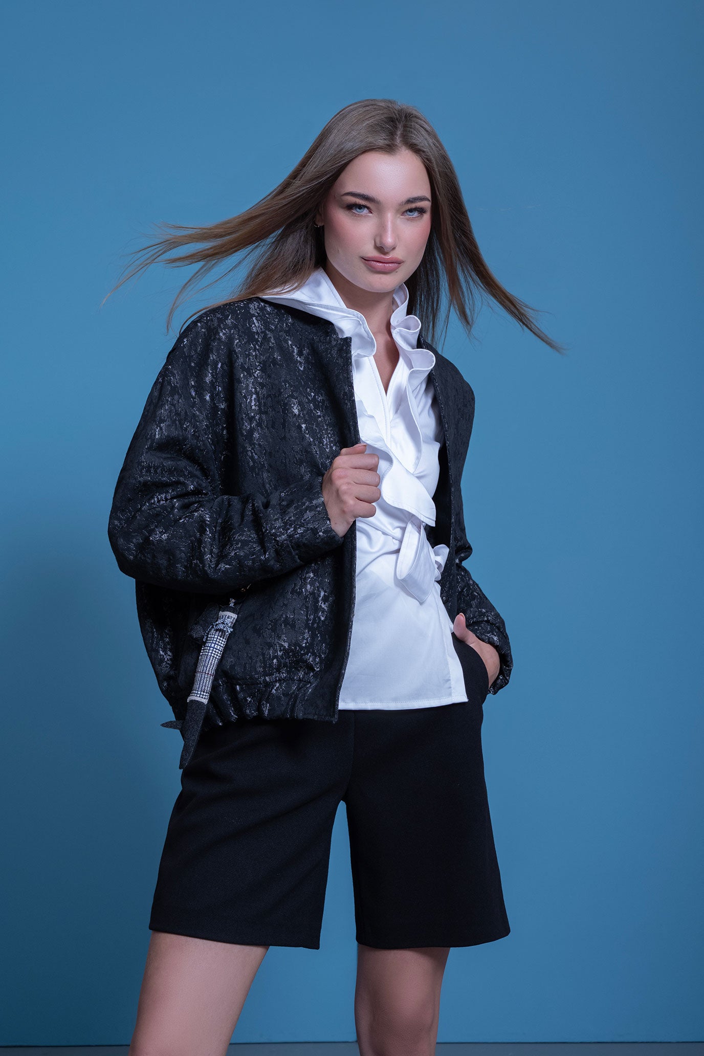 CHAQUETA BOMBER BROCHES NEGRO