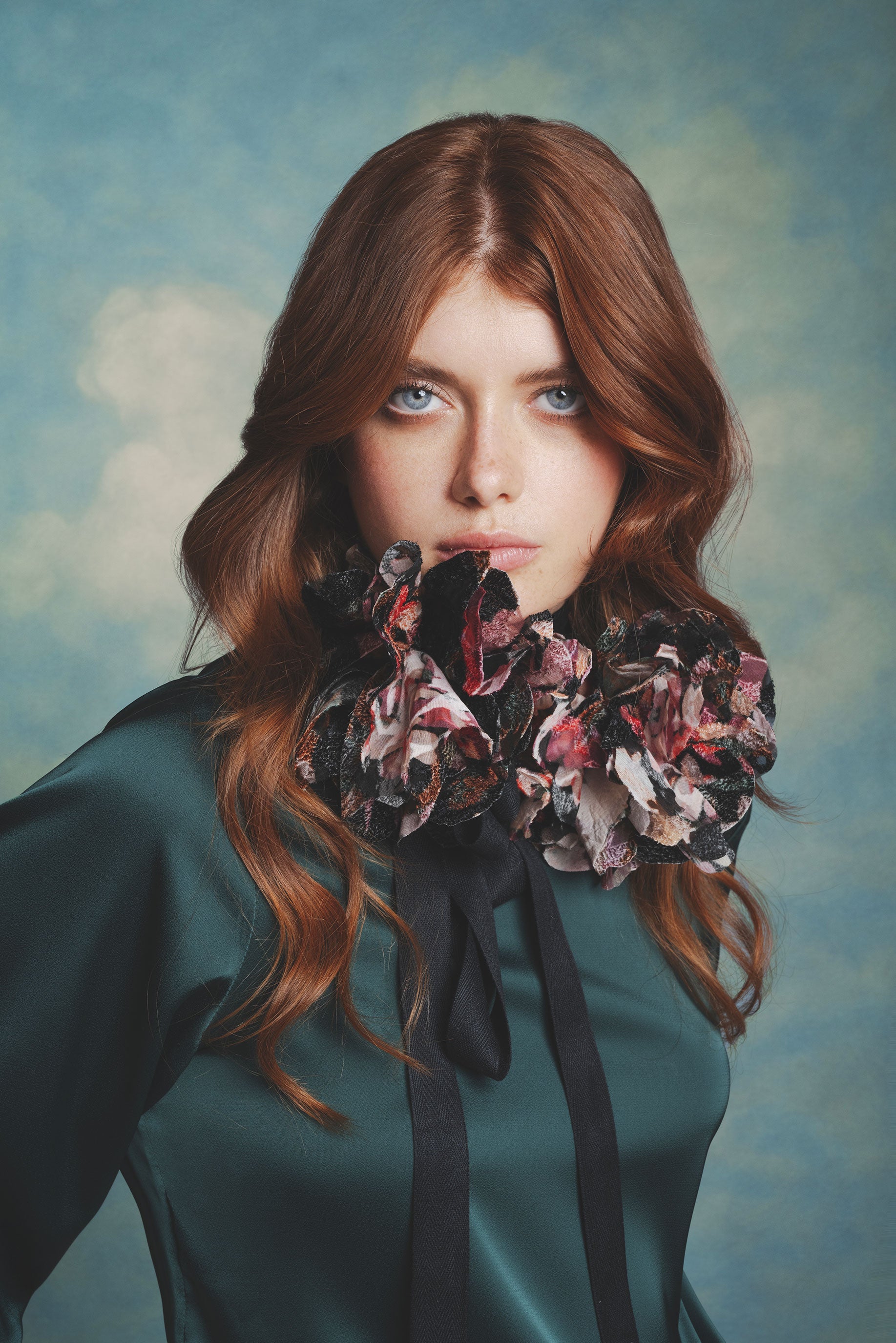 PRENDEDOR FLOR DEVORE NEGRO