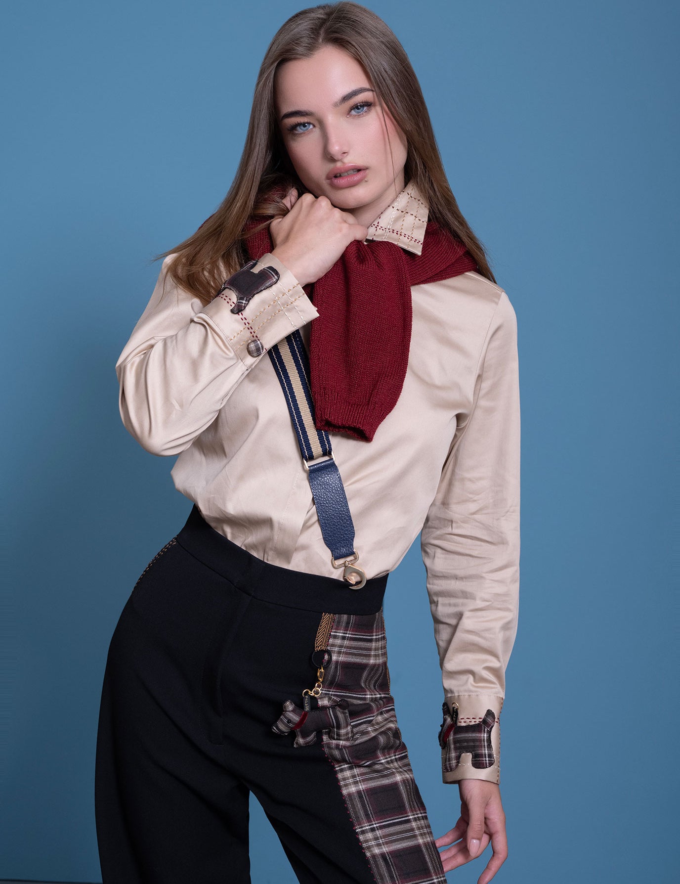 FOTO-MODELO-CAMISA-SOL-TOMBOY-MANCORNA-DUNA.jpg