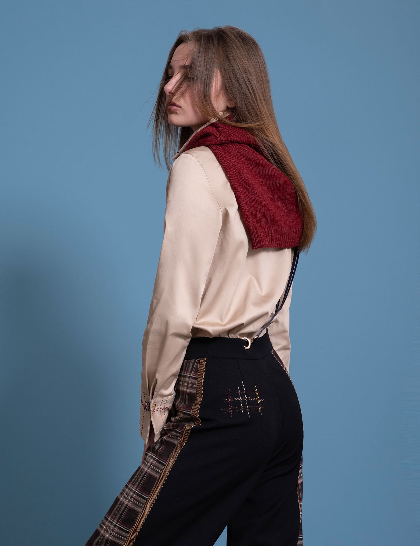 FOTO-MODELO-PANTALON-GABY-RECTO-TIRA-TOMBOY-NEGRO-ESP.jpg