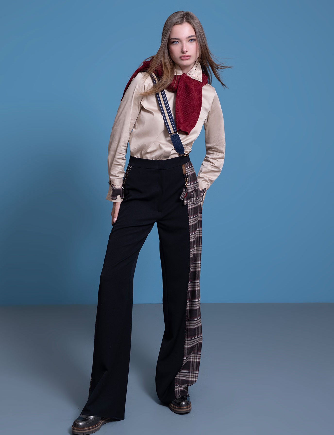 FOTO-MODELO-PANTALON-GABY-RECTO-TIRA-TOMBOY-NEGRO.jpg