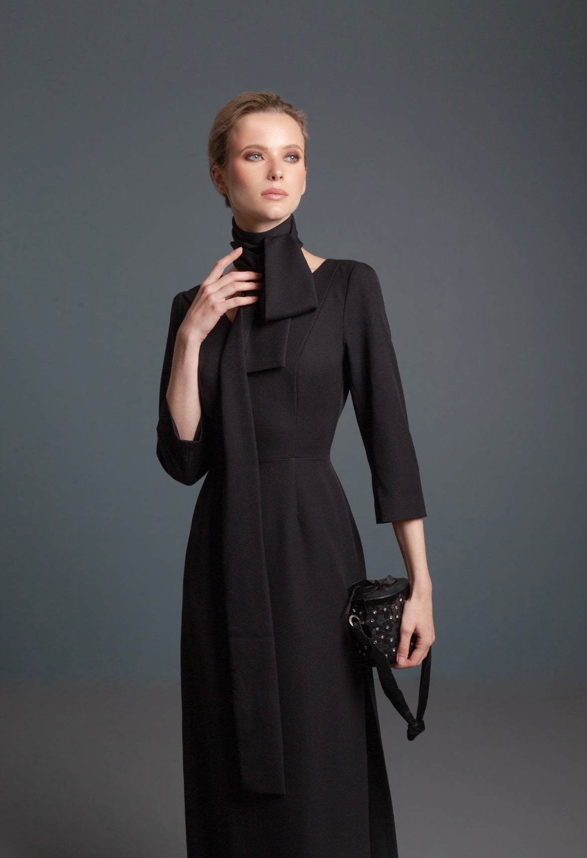 VESTIDO V MANGA 3/4 NEGRO