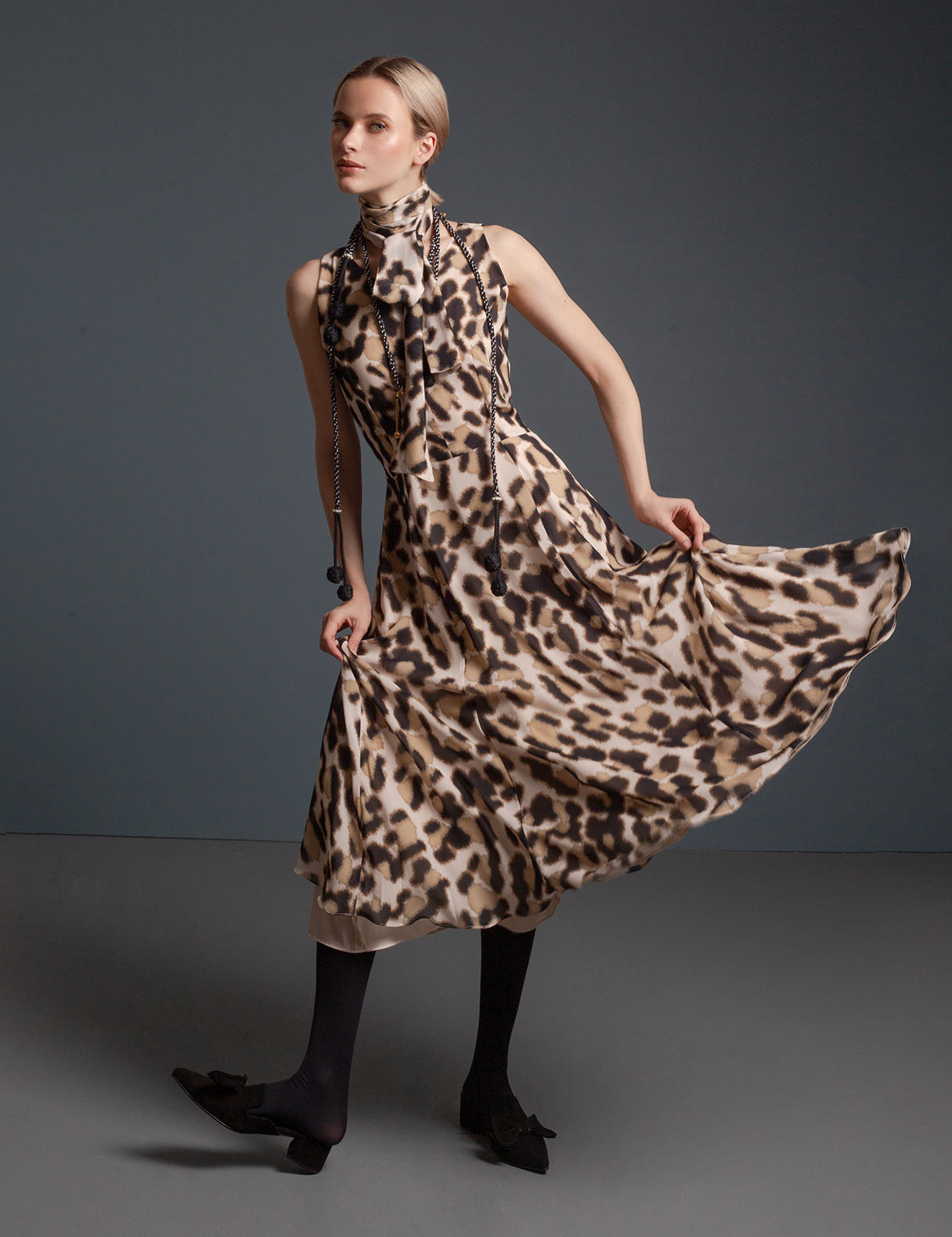 MIDI-VESTIDO-FELINO---FOTO-MODELO.jpg