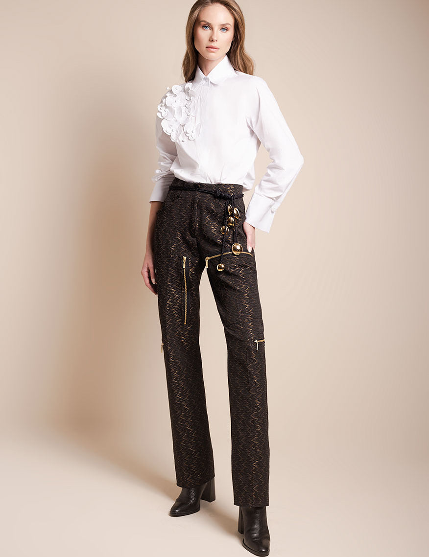 P03114-PANTALON-CREMALLERAS-JACQUARD-CAFE-ORO-MODELO.jpg