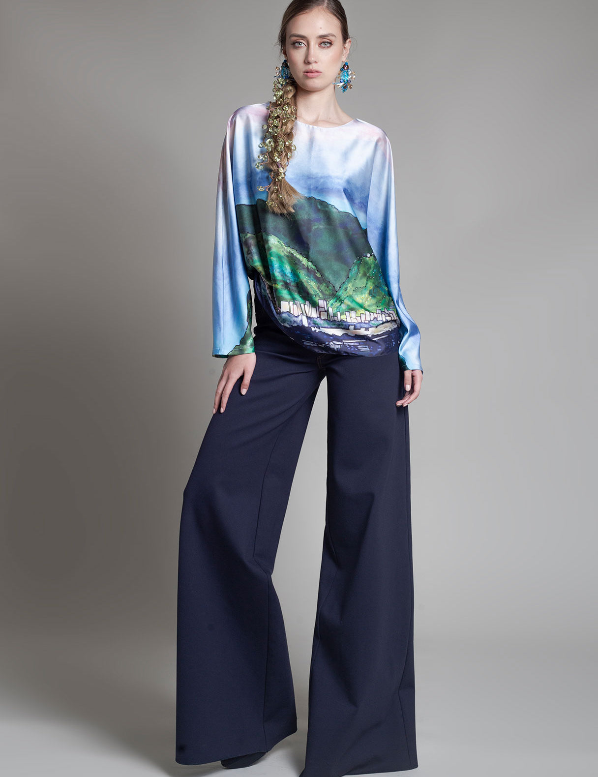 PANTALON-JEAN-ANCHO-40-AZUL-MODELO.jpg