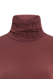 Detalle efecto cortina puntadas artesanales top chocolate - Bettina Spitz
