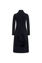 Vestido Cremallera Bordado Flor Maxi Negro – vista trasera con bordado