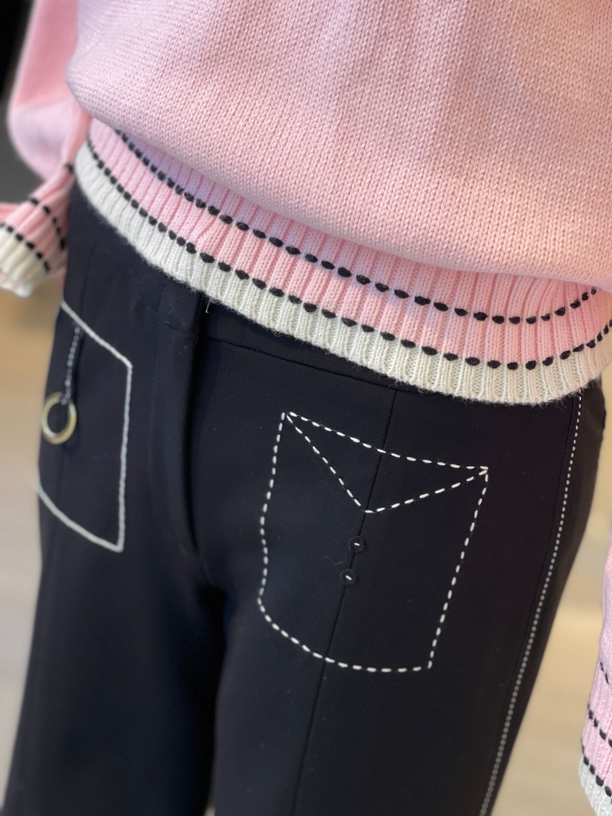 PANTALÓN PATCH RECTO CARTOON NEGRO