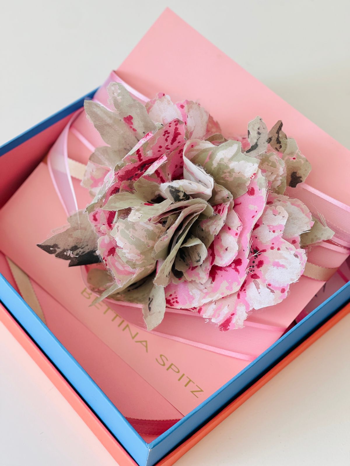 PRENDEDOR FLOR DEVORE ROSADO