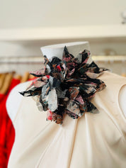 PRENDEDOR FLOR DEVORE NEGRO