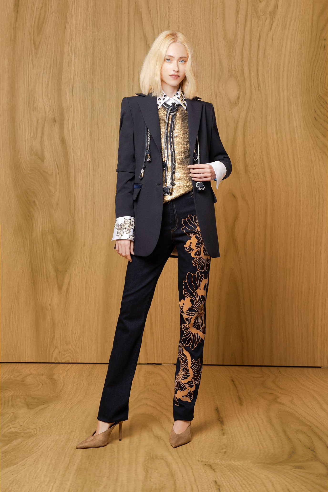 foto-modelo---Jean-Recto-Flor-Maxi-Navy.jpg