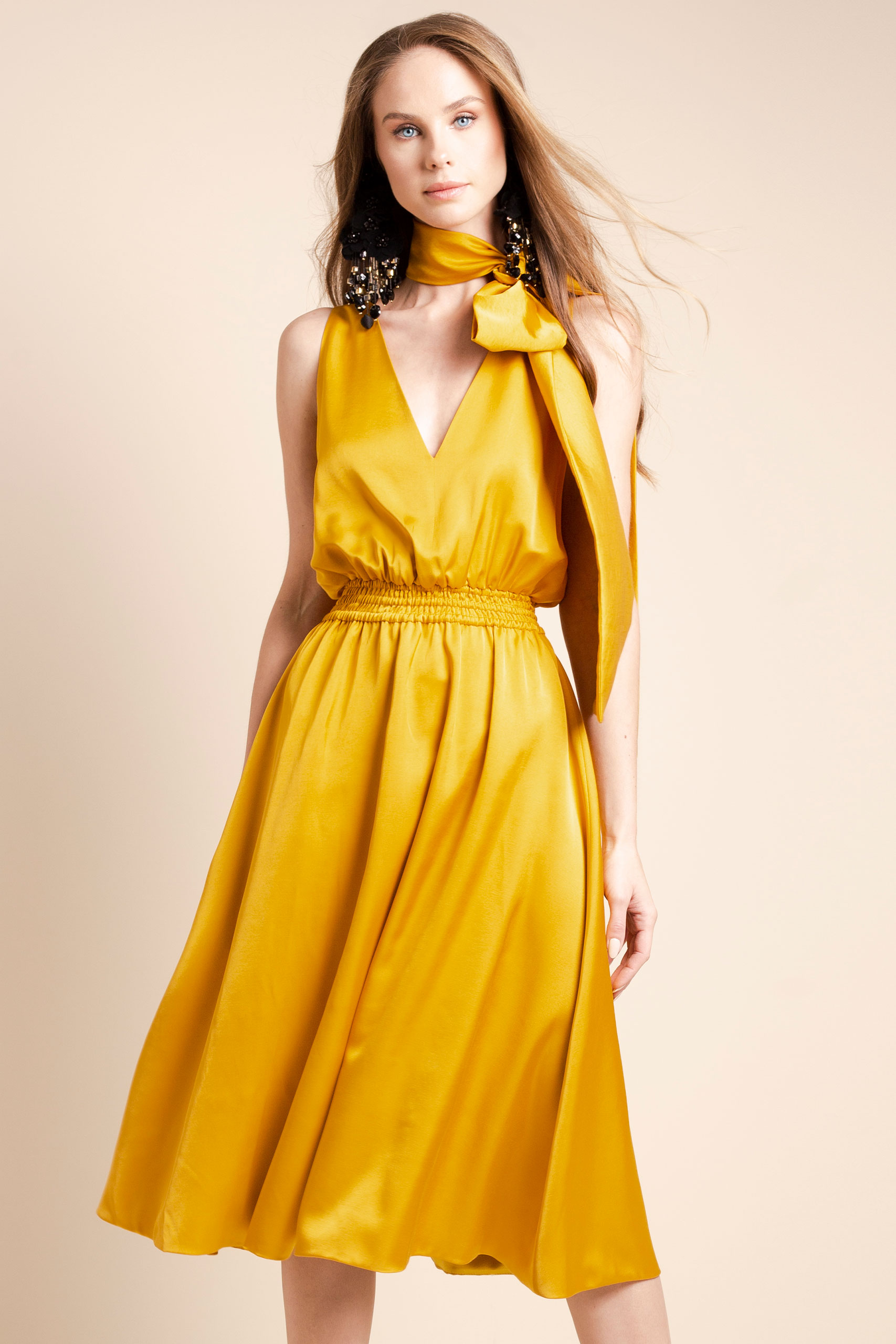 vestido-amarillo-1707x2560